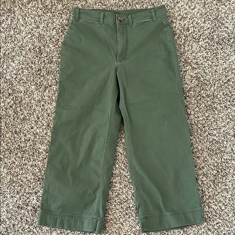 Old Navy Petite Size 4 High-Rise Green Wide Leg Cropped Pants